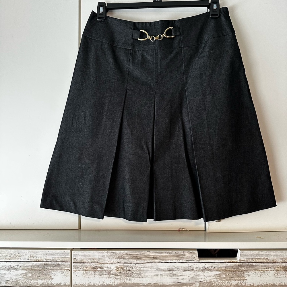 🩶 New York & Company Gray Pleated A-Line Skirt Gold Horsebit Size 10